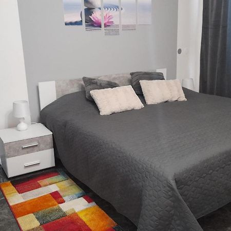 Apartmani Delas 2 Pjescana Uvala Exterior foto