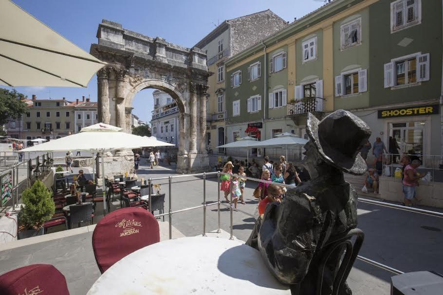 Apartmani Delas 2 Pjescana Uvala Exterior foto