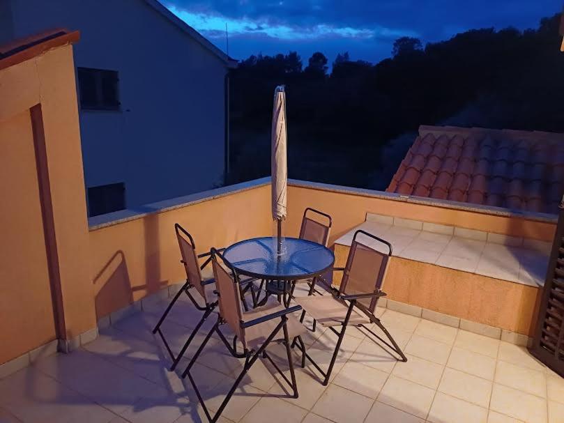 Apartmani Delas 2 Pjescana Uvala Exterior foto