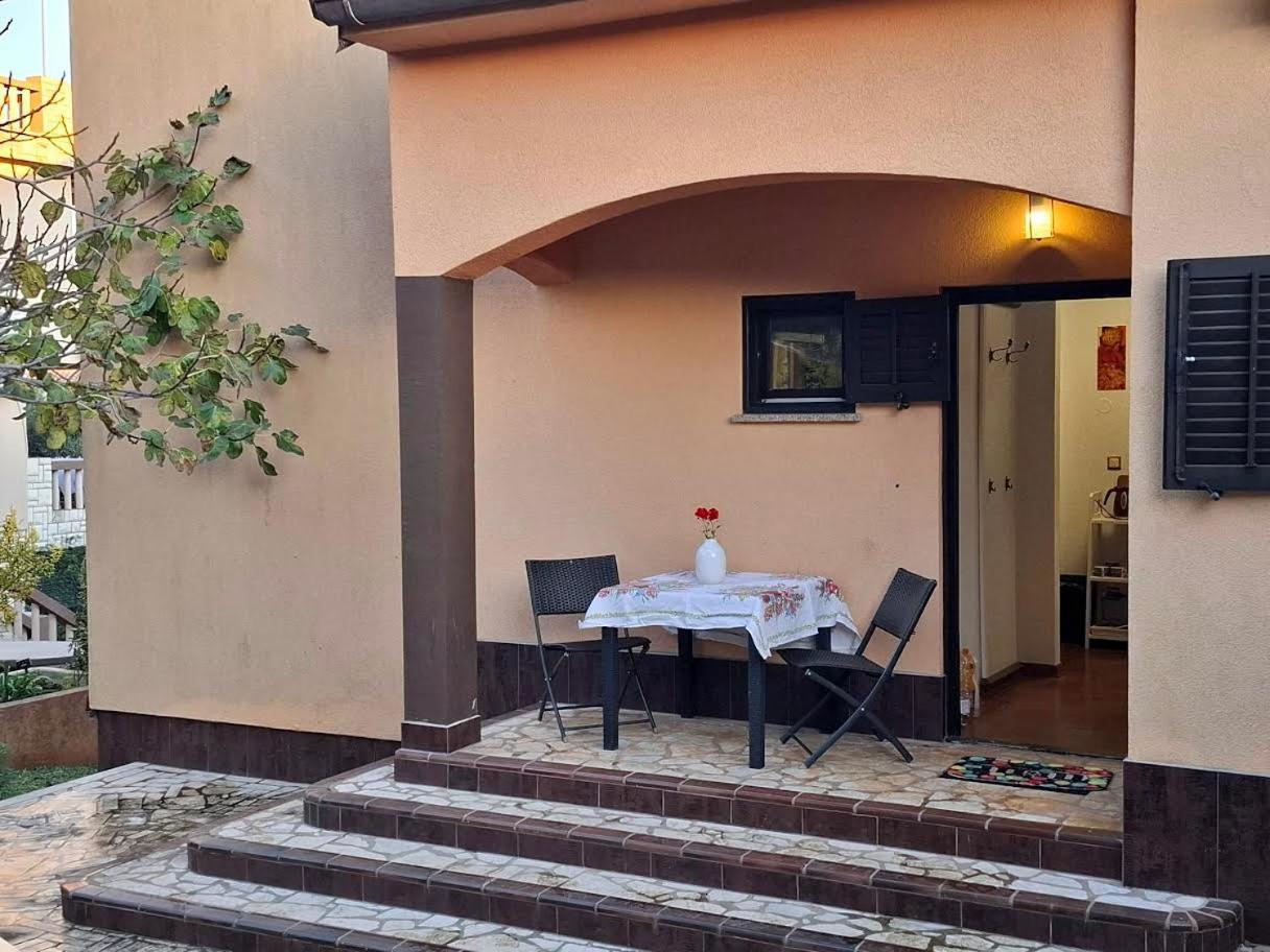 Apartmani Delas 2 Pjescana Uvala Exterior foto
